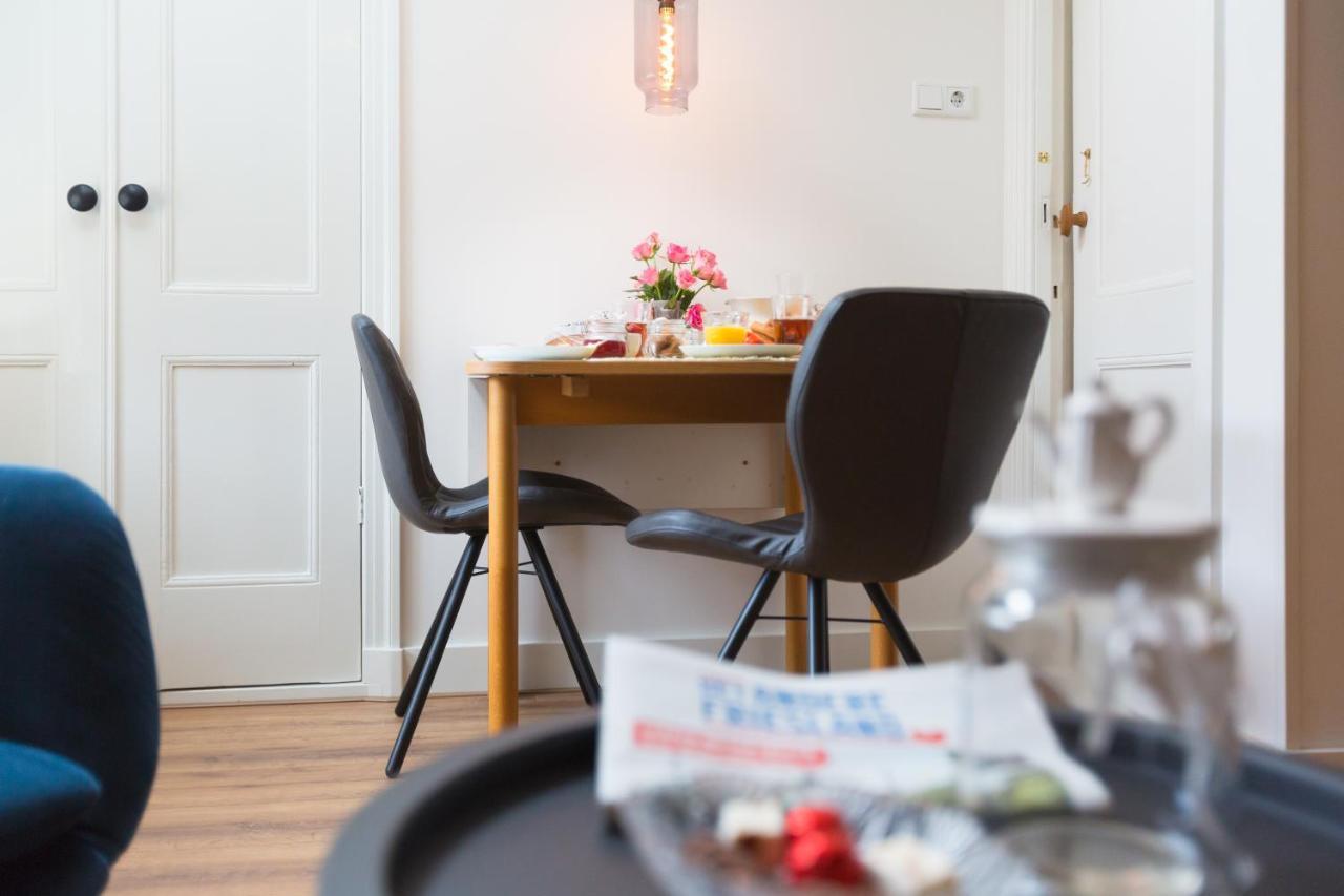 D' Ald Skoalle - Sfeervol Appartement In Oude School. Wijtgaard Exteriör bild