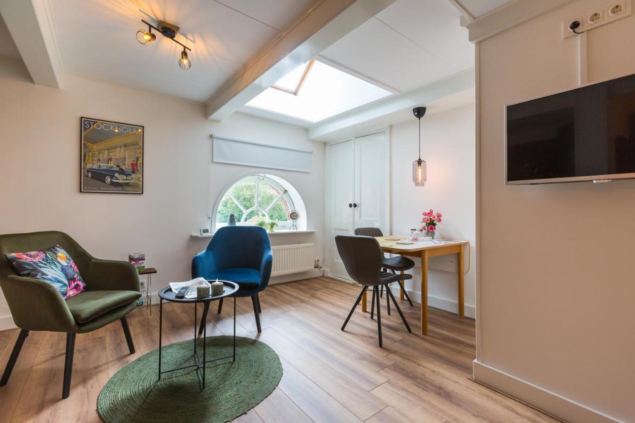 D' Ald Skoalle - Sfeervol Appartement In Oude School. Wijtgaard Exteriör bild