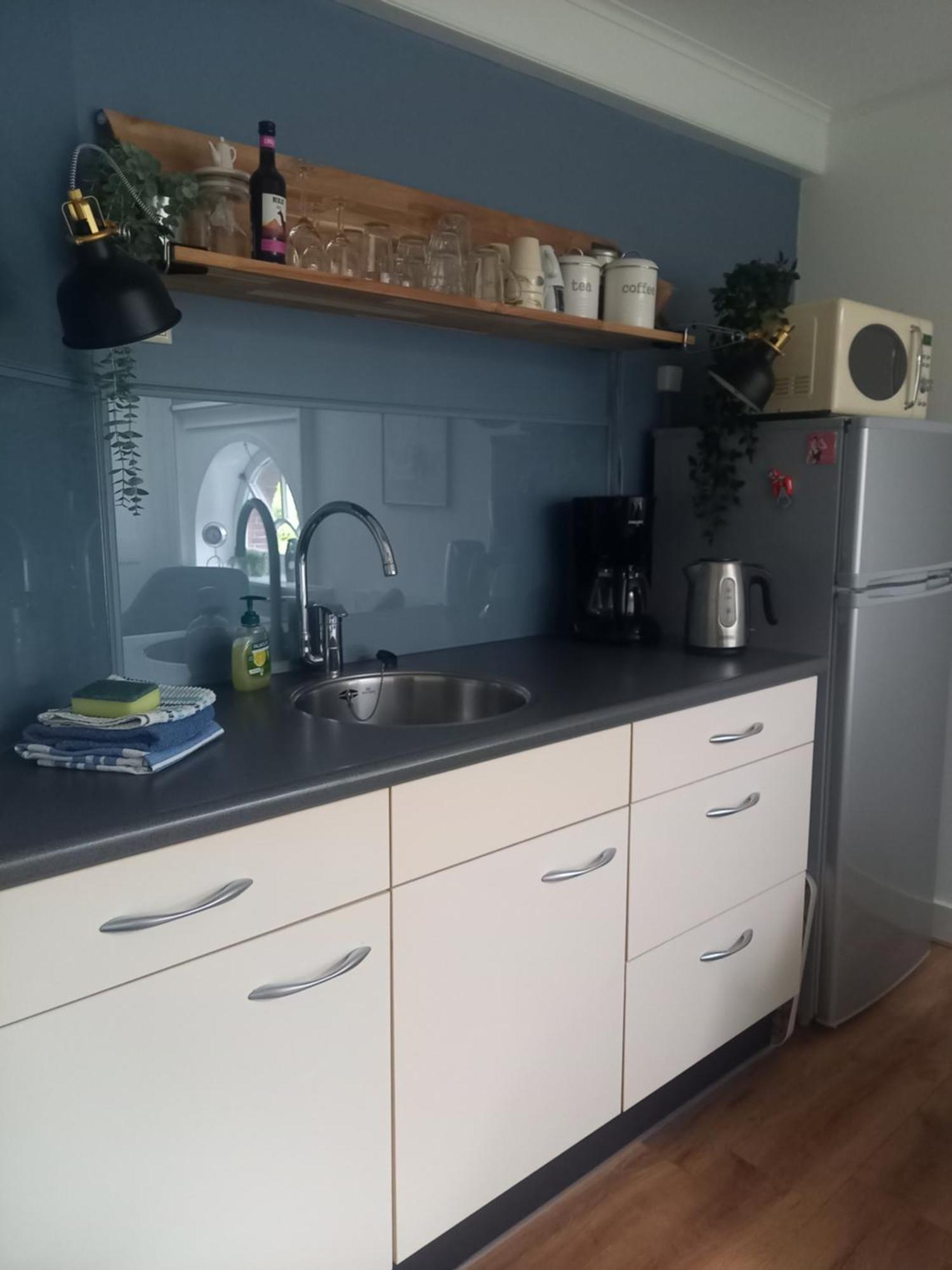 D' Ald Skoalle - Sfeervol Appartement In Oude School. Wijtgaard Exteriör bild